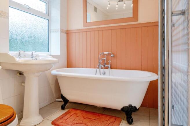 Feature Bathtub 
