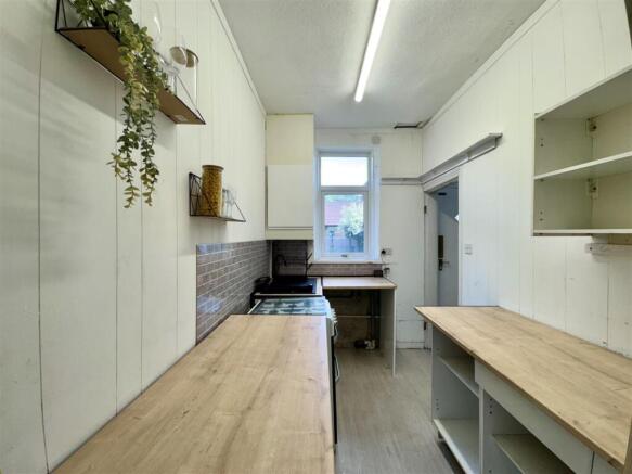 3 bed Terraced for sale Image 10