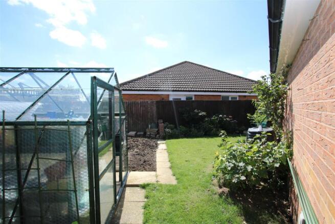SIDE GARDEN
