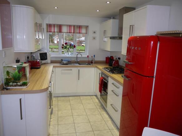 KITCHEN/BREAKFAST RO