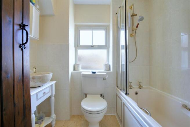 Bathroom.jpg