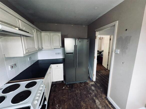 5 bed Detached for sale Image 6