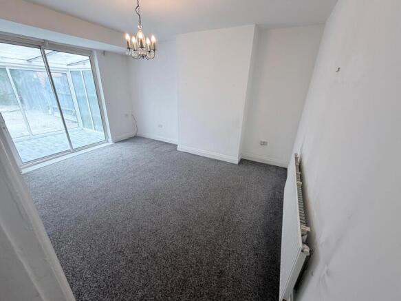 3 bed House to rent Image 8
