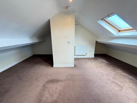 2 bed Apartment to rent Image 6