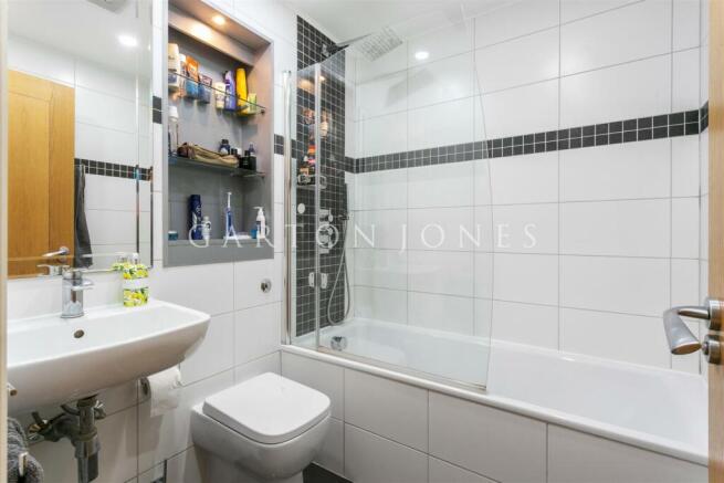 Bathroom.jpg