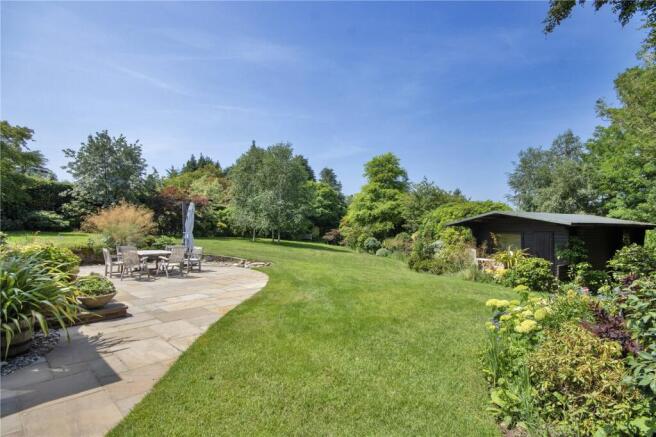 Garden & Summerhouse