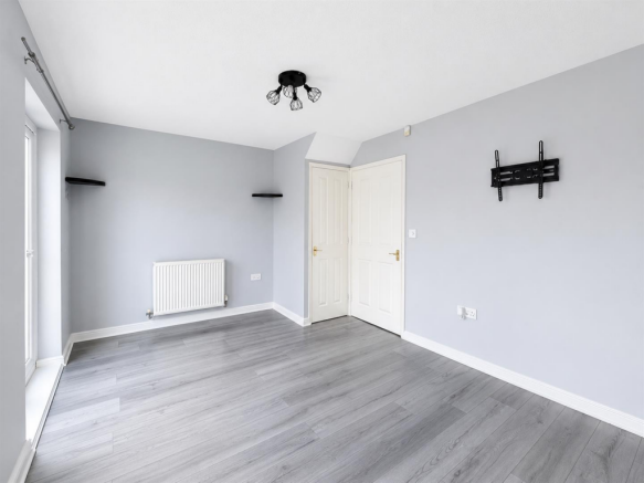 2 bed Town House for sale Image 8