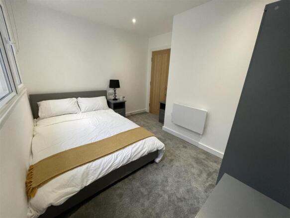 2 bed Apartment to rent Image 9