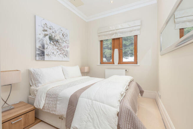 2 bed Flat for sale Image 12