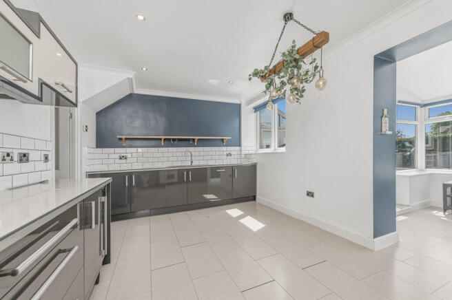 3 bed Terraced for sale Image 5