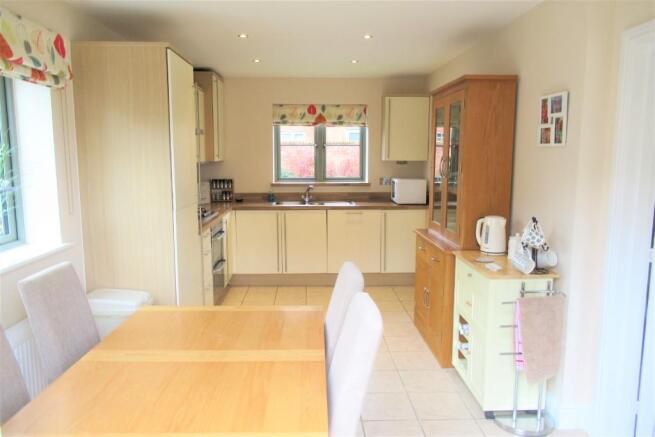 KITCHEN-DINER