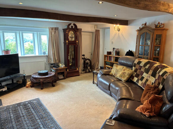 6 bed Farm House for sale Image 6