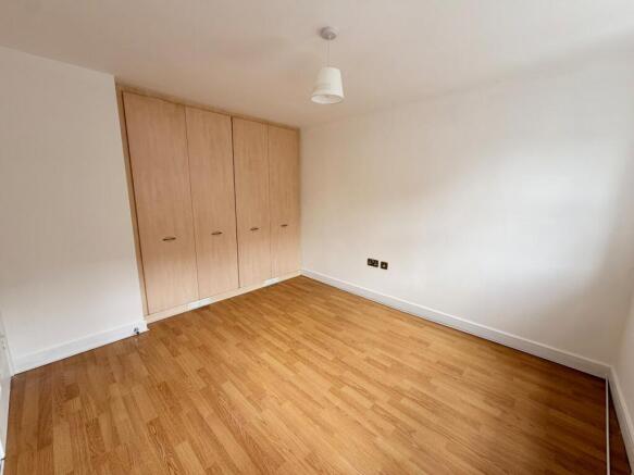 2 bed Flat to rent Image 8