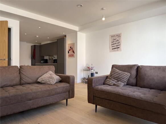 3 bed House to rent Image 4