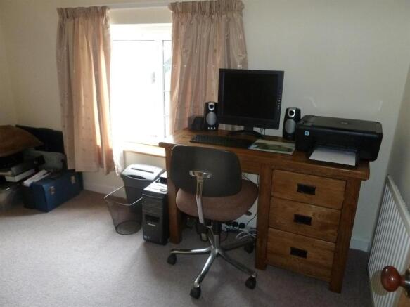 BEDROOM 4