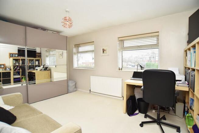 4 bed Semi-Detached for sale Image 10