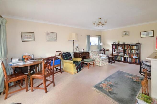 Sitting/Dining Room