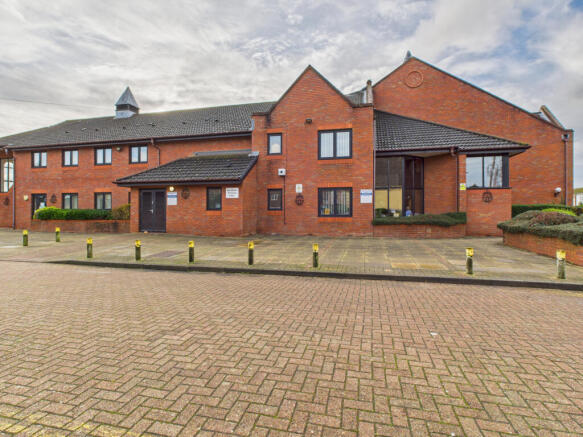 1 bed flat for sale Magnolia Court, Reading RG5