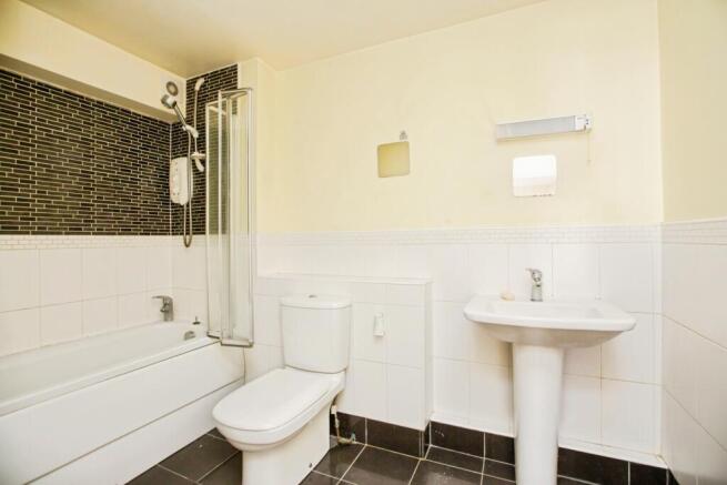 2 bed Flat for sale Image 7