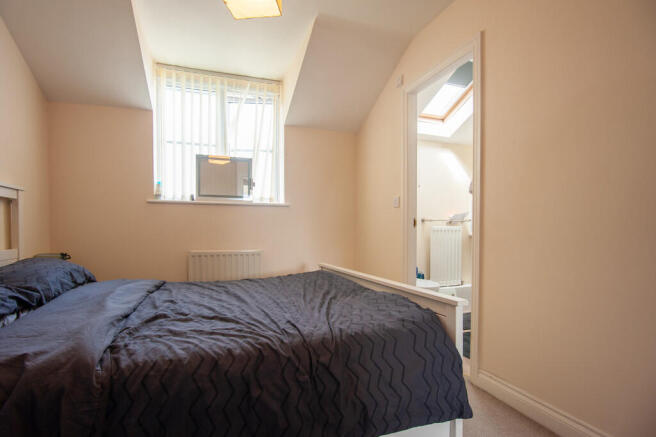 3 bed Town House for sale Image 7