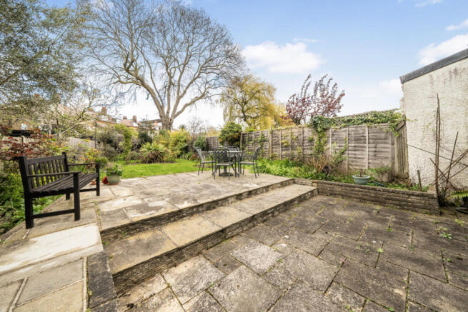 1435651-10-69ca71...