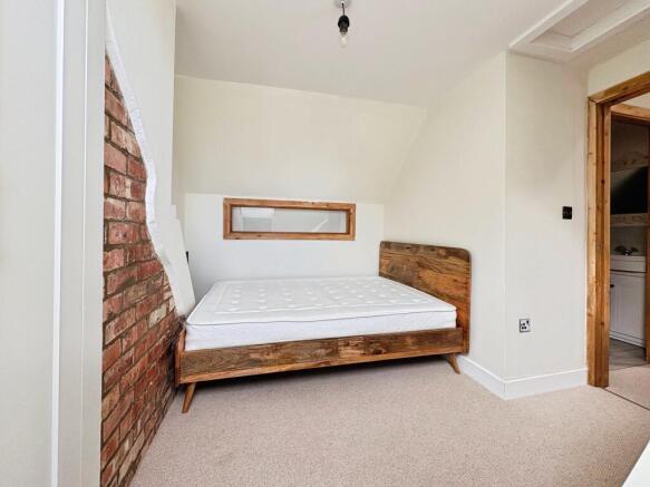 2 bed Character Property to rent Image 10