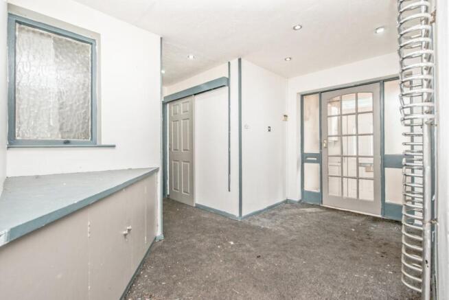 5 bed Bungalow for sale Image 8