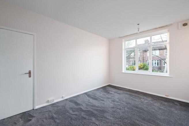 2 bed Flat to rent Image 5