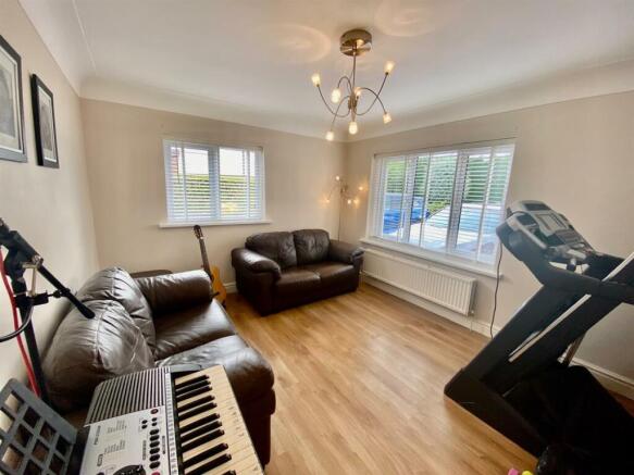 SITTING ROOM