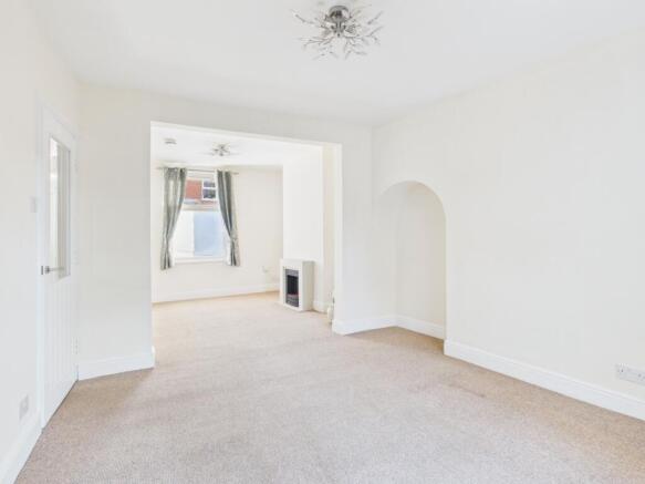 CAM04922G0-PR0118-STILL006