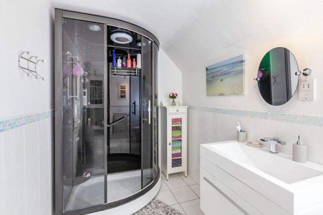 En-Suite Shower Room / Wc