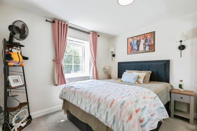 4 bed Detached for sale Image 10