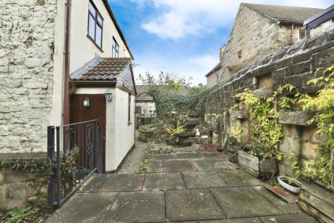 4 bed Detached for sale Image 4