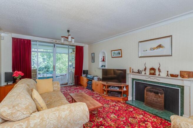 4 bed Detached for sale Image 5