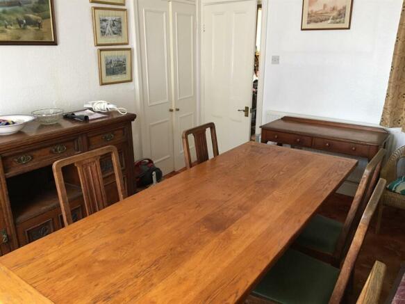 Dining room 2.jpg
