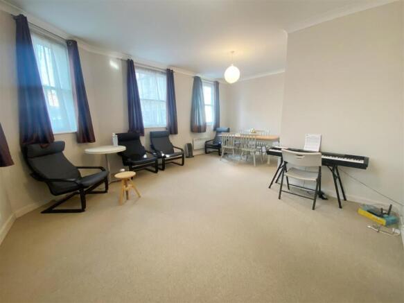 Windsor House, Windsor Court