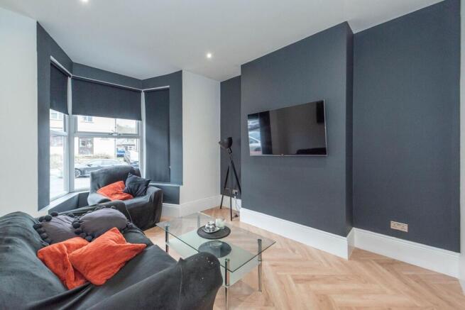 KITCHEN, DINER AND LOUNGE