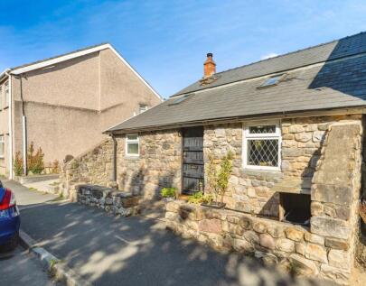 Heol Giedd, Ystradgynlais, Powys, SA9