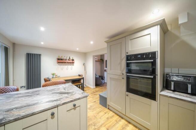 3 bed Semi-Detached for sale Image 6