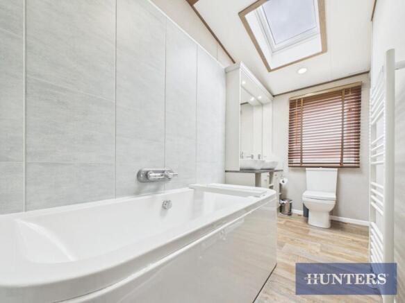2 bed Park Home for sale Image 5