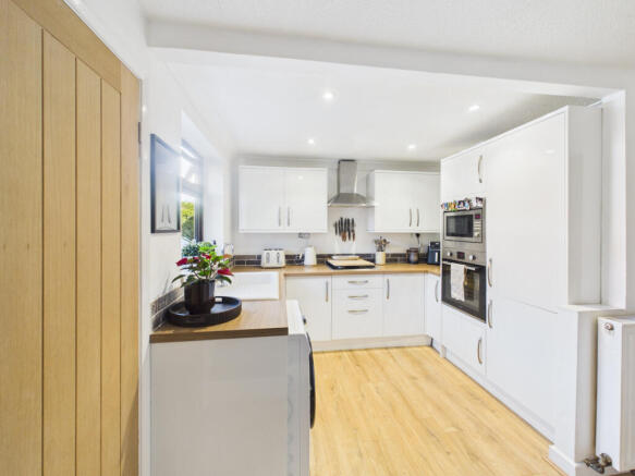 2 bed Semi-Detached for sale Image 4