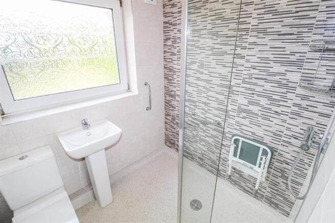 SHOWER ROOM/W.C.