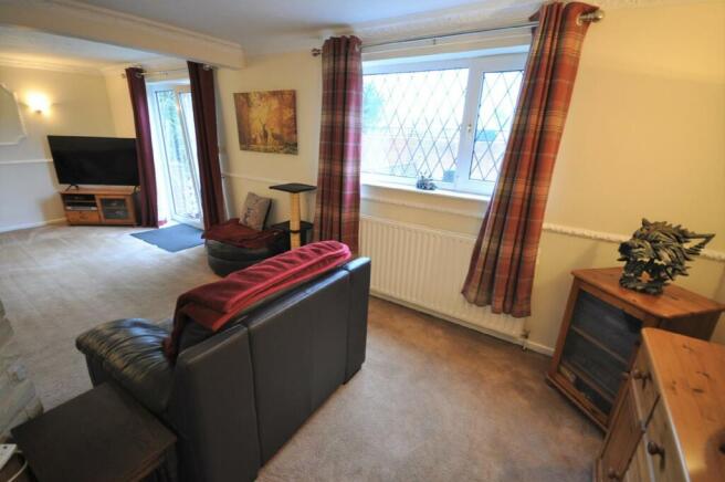 4 bed Detached Bungalow for sale Image 8