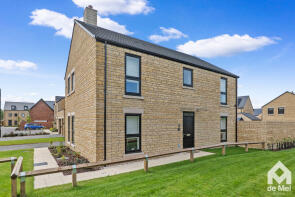 9, Wallace Square, Bishops Cleeve, Cheltenham GL52 7AT