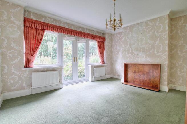 DINING ROOM (OR BEDROOM 4)