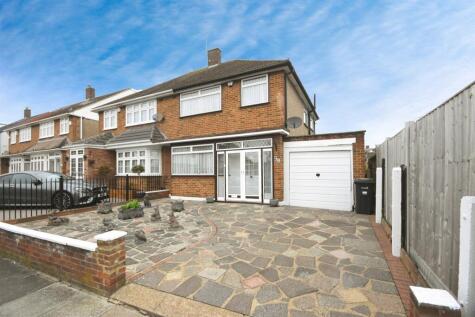 Rochford Avenue, Romford