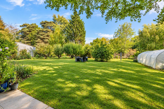 Grange Lane - Roydon - Wonderful Gardens photo 4