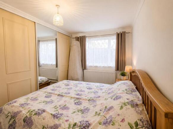 2 bed Semi-Detached Bungalow for sale Image 6