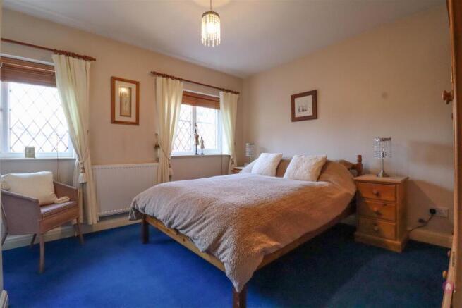2 bed Semi-Detached for sale Image 8