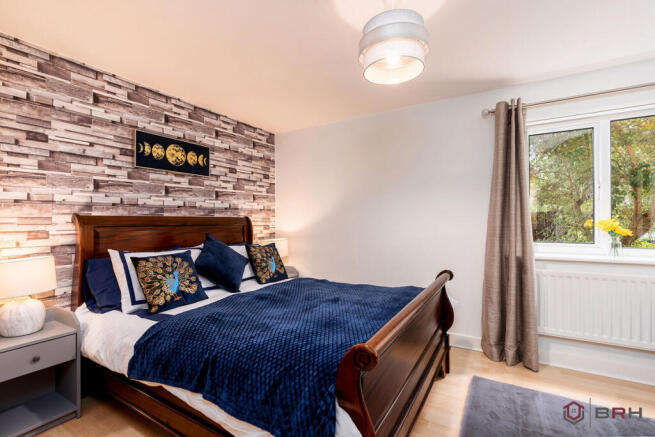 3 bed Apartment to rent Image 11